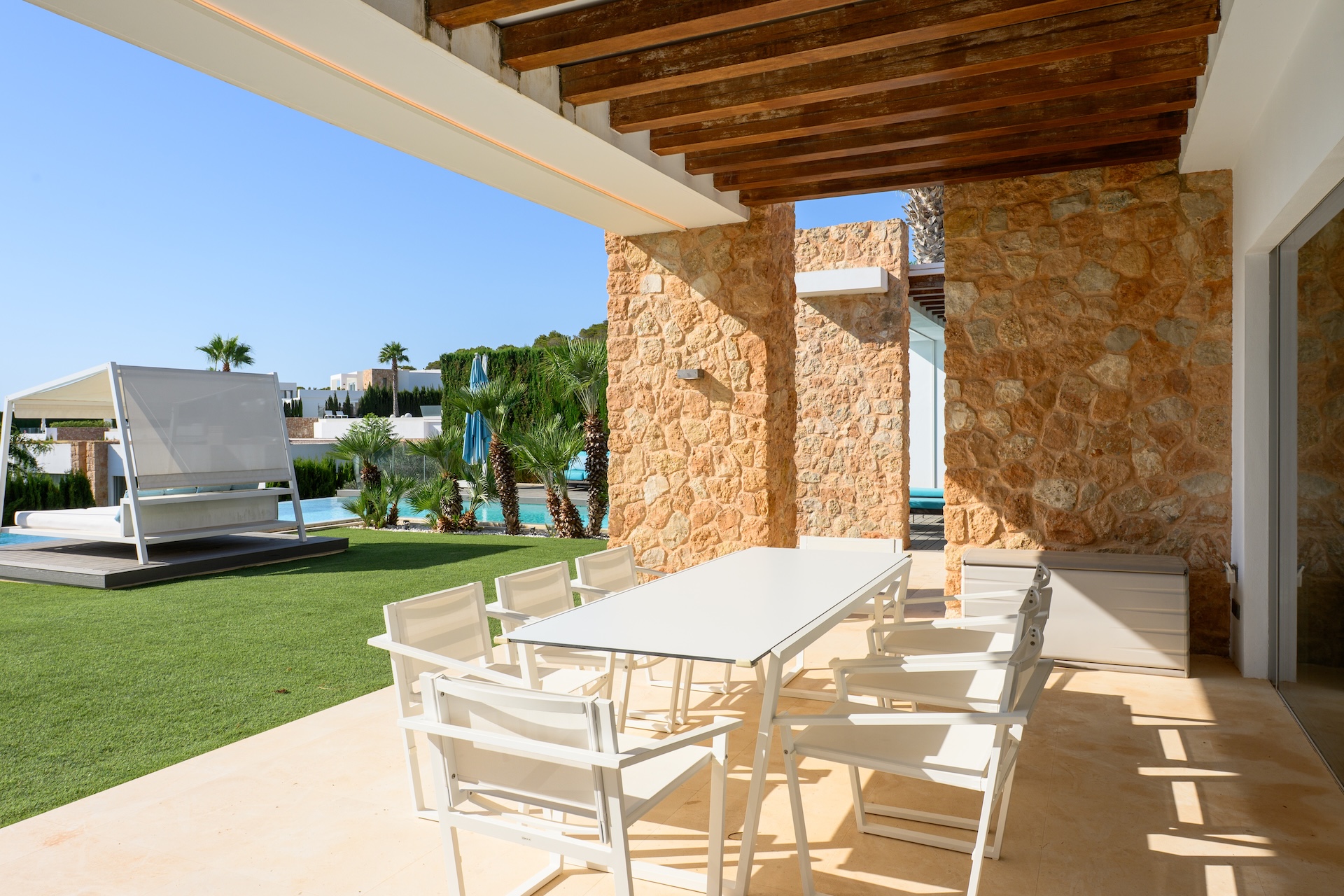 Resa Estates te koop sale Cala Comte terrace  .jpg